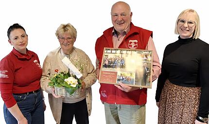 Stellvertretende Vorsitzende Anna Rauh, ausgeschiedene Kassiererin Annemarie Tremel, als Vorsitzender ausgeschieden Peter Tremel, neue Erste Vorsitzende Katrin Wagner (von links).