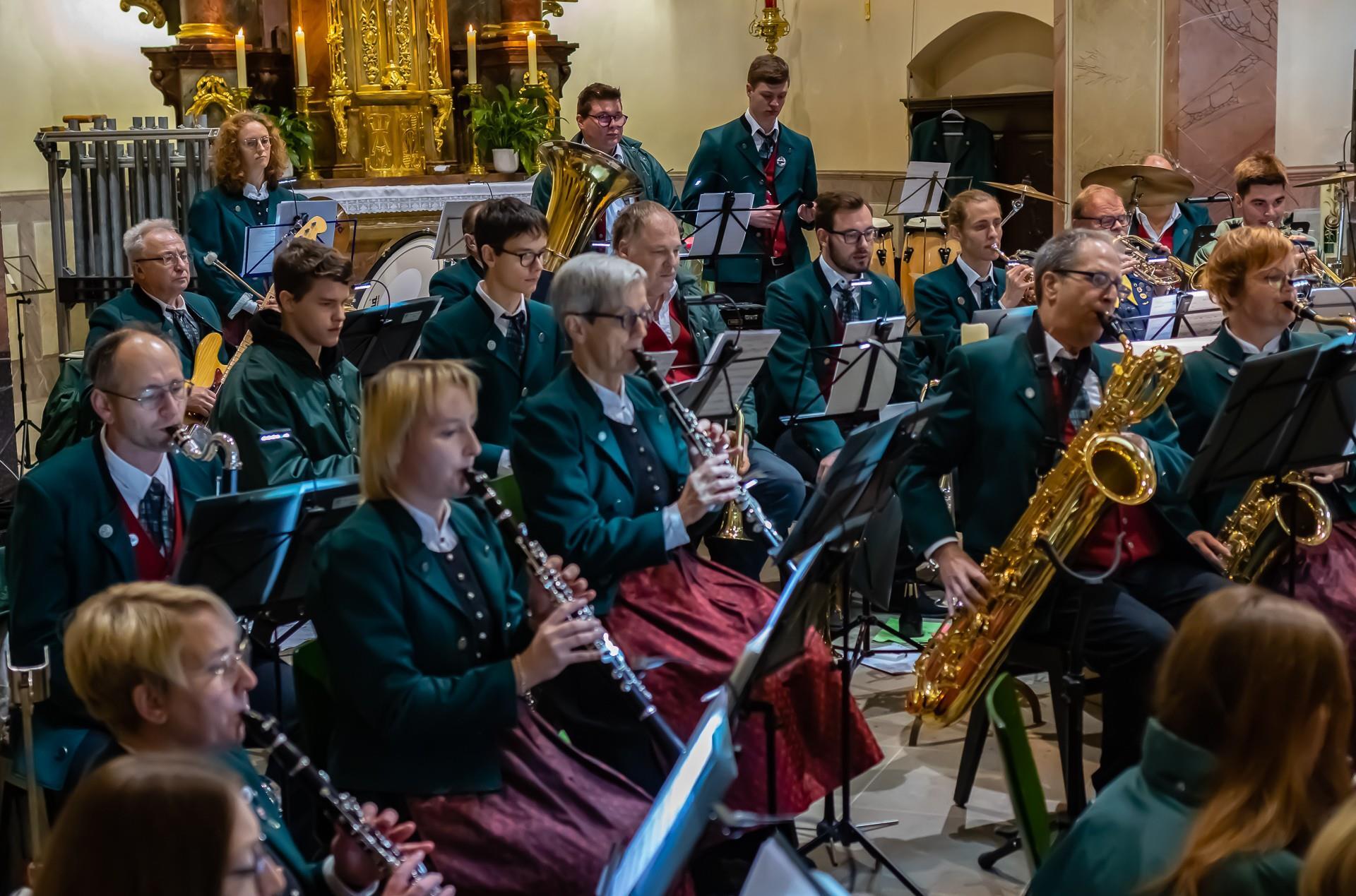 sie-haben-gefehlt-in-knetzgau-musiker-erstrahlen-mit-ihrem-k-nnen