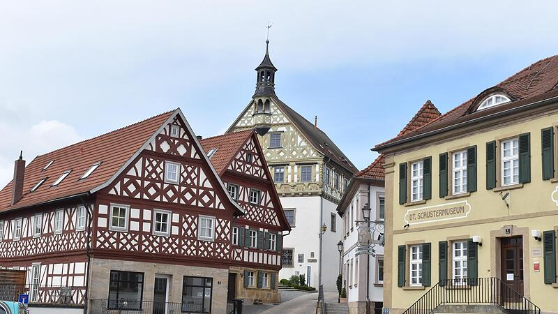 Vor großen Herausforderungen steht Burgkunstadt in den kommenden Jahren, wie die jüngste öffentliche Sitzung des Stadtrates verdeutlichte. Vor großen Herausforderungen steht Burgkunstadt in den kommenden Jahren, wie die jüngste öffentliche Sitzung des Stadtrates verdeutlichte.