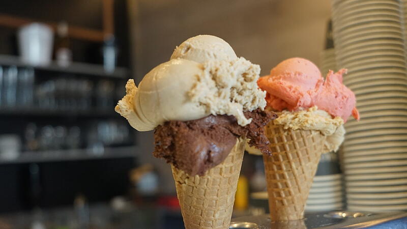 Minze oder doch lieber Erdnuss Karamell? Im Eiscaf&eacute; Il Gelato &eacute; pi&uacute; in Eckental bekommt man beides.