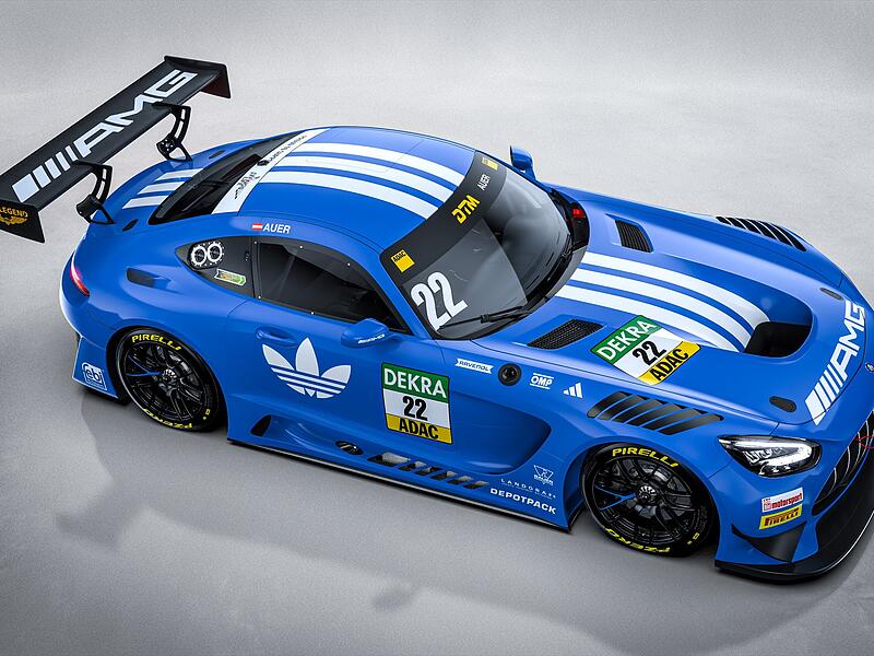 Mercedes-Pilot Lucas Auer f&auml;hrt in der DTM 2026 im Design eines Adidas-Schuhkartons.
