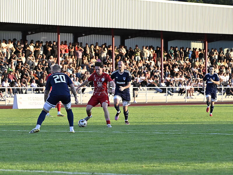 Eine voll besetzte Tribüne im Dr.-Stocke-Stadion: Ein Anblick mit Seltenheitswert. Eine voll besetzte Tribüne im Dr.-Stocke-Stadion: Ein Anblick mit Seltenheitswert.