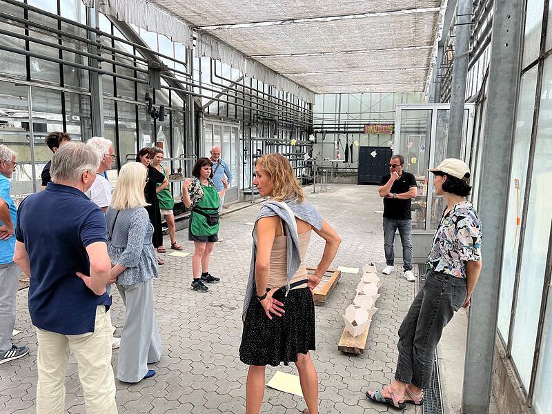 Präsentation der Arbeiten des Laboratoriums, bei dem drei Künstlerinnen im Verbinder des Treibhauses arbeiteten.Führung und Offenes Atelier Präsentation der Arbeiten des Laboratoriums, bei dem drei Künstlerinnen im Verbinder des Treibhauses arbeiteten.