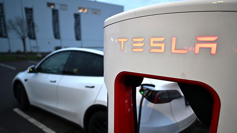 Tesla-Ladestation
