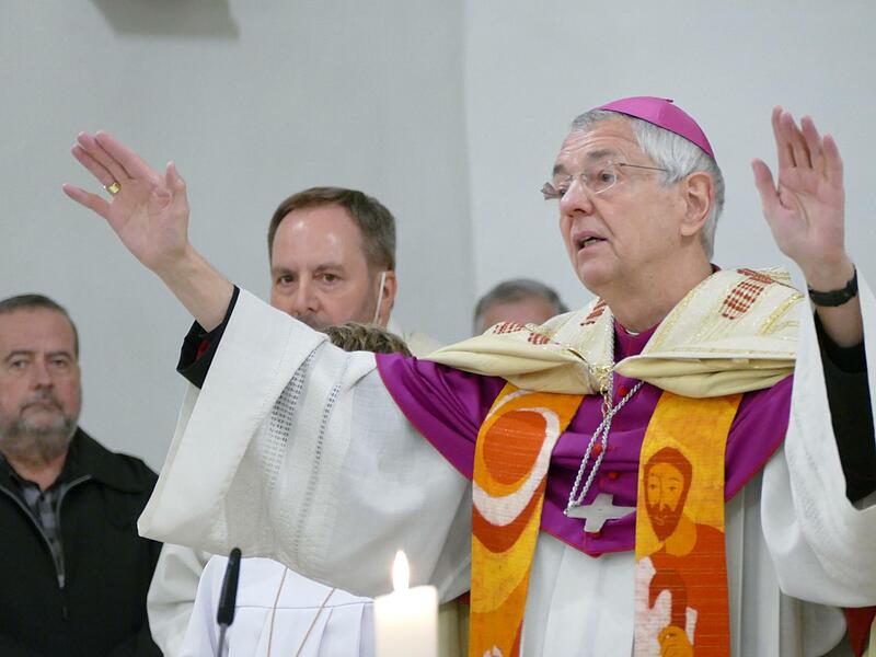 Erzbischof Ludwig Schick erbittet den Segen Gottes für den synodalen Prozess im Erzbistum Bamberg.Erzbischof Schick: Impressionen aus seiner Arbeit