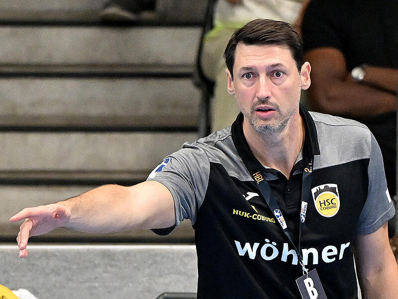 Unter Strom: Coburgs Trainer Anel Mahmutefendic beim Saisonauftakt 2024/25 in Hagen. Unter Strom: Coburgs Trainer Anel Mahmutefendic beim Saisonauftakt 2024/25 in Hagen.