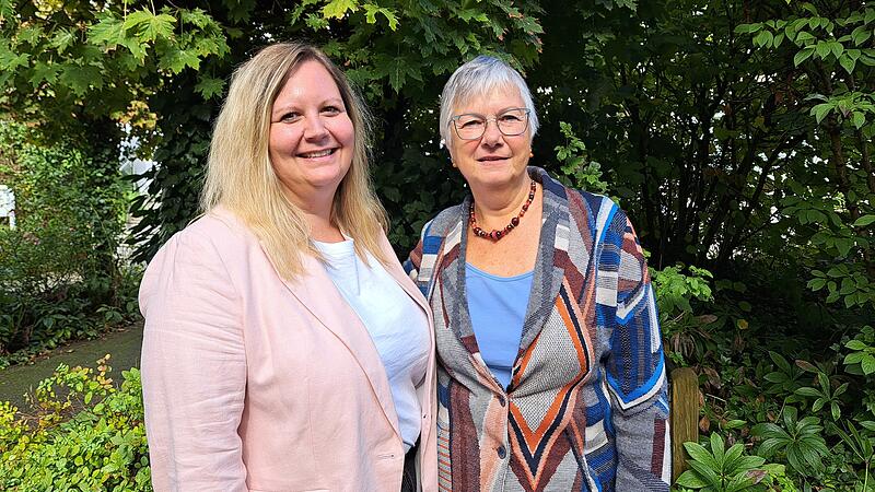 Nicole Rohr (links) übernimmt die Leitung der Schwangerschaftsberatungsstelle der Diakonie. Ulrike Heinze-Zelger verabschiedet sich nach 34 Jahren in den Ruhestand. Nicole Rohr (links) übernimmt die Leitung der Schwangerschaftsberatungsstelle der Diakonie. Ulrike Heinze-Zelger verabschiedet sich nach 34 Jahren in den Ruhestand.