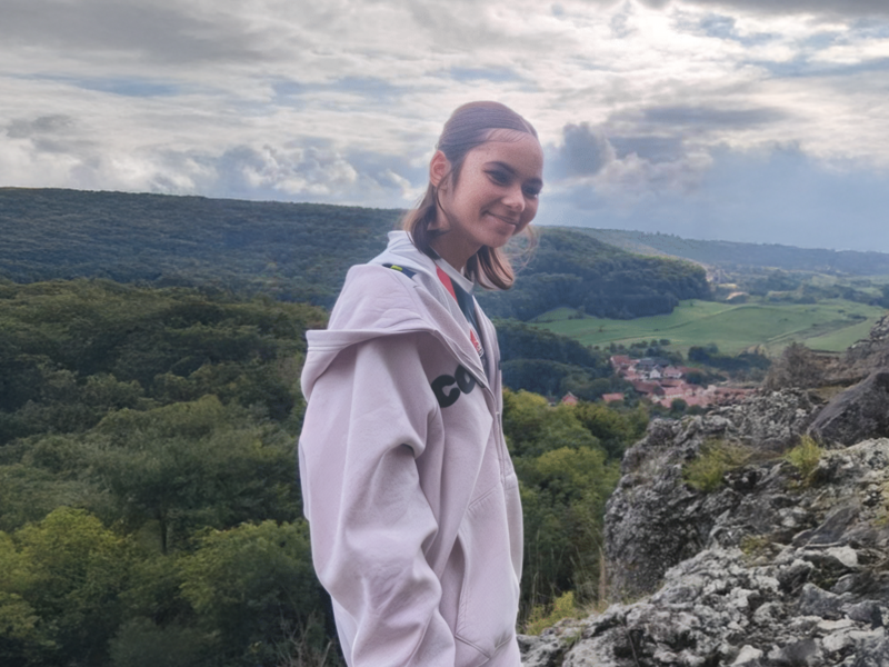 Die zwölfjährige Emilia Kkhan aus Stegaurach wird vermisst. Wer kann einen Hinweis geben?