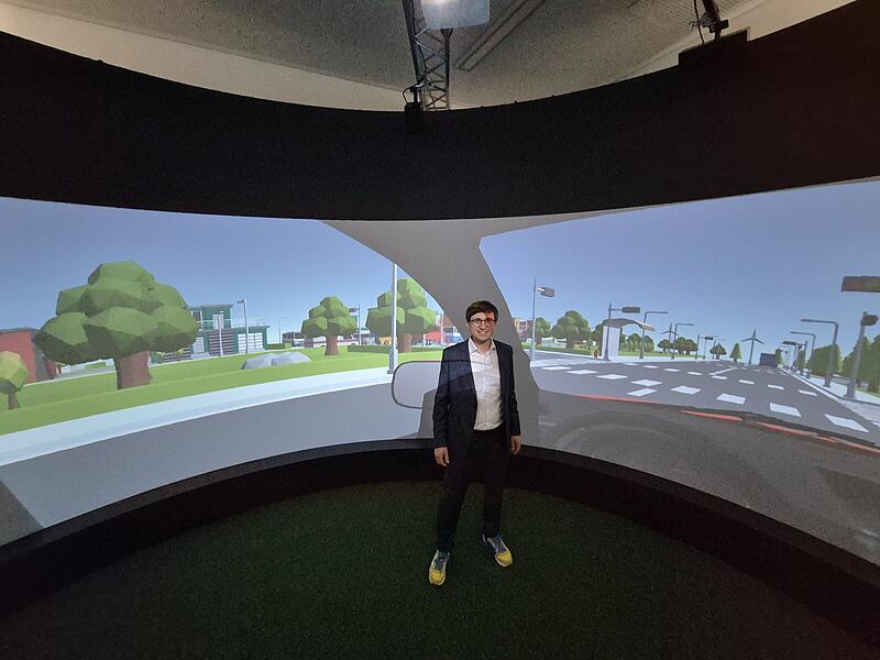 Benedikt Morschheuser: Der Informatik-Professor im virtuellen Iglu der Uni Bamberg.