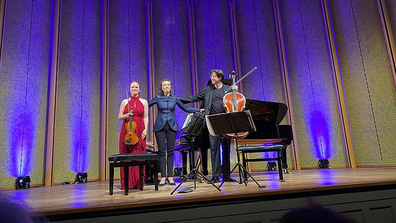 Kissinger Sommer: Kammerkonzert Julia Fischer, Yulianna Avdeeva und Daniel Müller-Schott (v. l.) bei ihrem Kammerkonzert im Bad Kissinger Rossini-Saal.