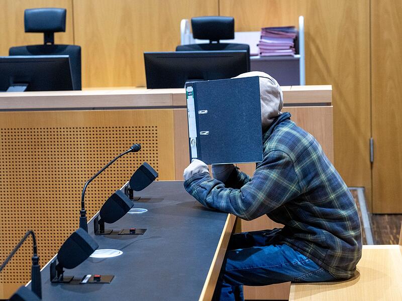Prozess wegen mutma&szlig;licher Rachetat an dreifacher Mutter