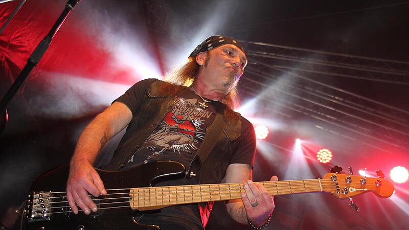 Bassist Ronnie Parkes.