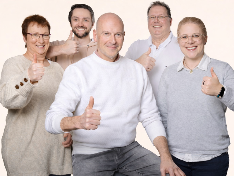 Er will ins Ebermannstadt Rathaus: Uwe H&ouml;lzel (Mitte) und seine Listen-Kollegen des Ebser B&uuml;rgerforums machen sich bereit f&uuml;r den Kommunalwahlkampf.