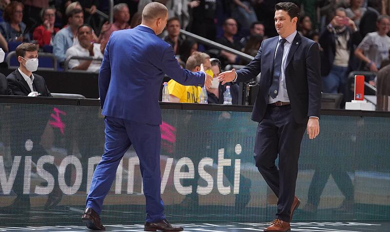 Israel GonzalezBamberg gegen Alba: Die schönsten Fanbilder aller Zeiten Israel Gonzalez