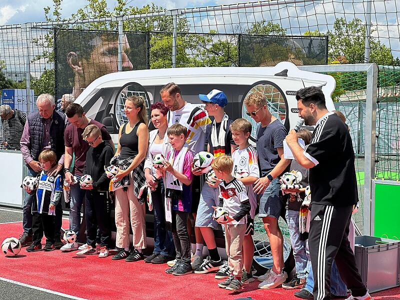 DFB-Torwandschießen in HerzogenaurachDFB-Torwandschießen in Herzogenaurach DFB-Torwandschießen in HerzogenaurachDFB-Torwandschießen in Herzogenaurach