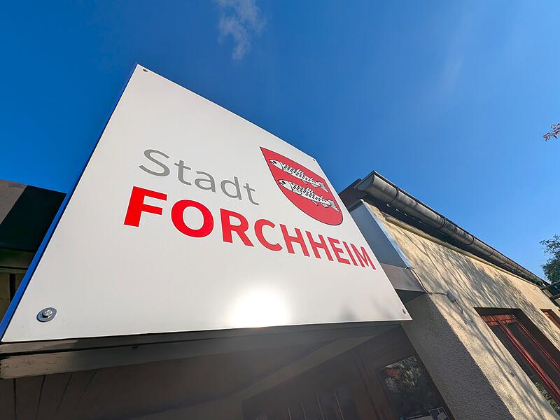 17 Millionen Euro. In Worten: siebzehnmillionen. So viel Geld bekommt Forchheim über Schlüsselzuweisungen vom Freistaat, hinzu kommen weitere drei Millionen über das Sondervermögen des Bundes. Doch ganz zufrieden zeigt sich Forchheims Oberhaupt trotzdem nicht.