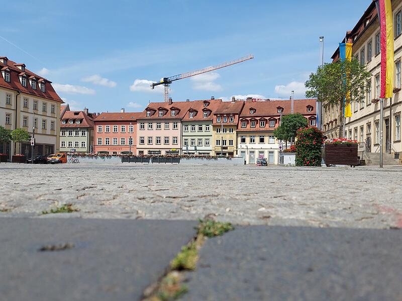 Seit vielen Jahren streitet Bamberg dar&uuml;ber, wie der Maxplatz besser begr&uuml;nt werden k&ouml;nnte, um die Sommerhitze zu mildern.
