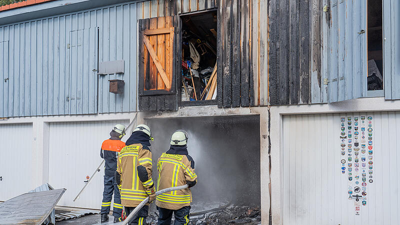 15.000 Euro Schaden durch technischen Defekt beim Laden: E-Bikes brennen die gesamte Garage niederGarage brennt in Forchheim 15.000 Euro Schaden durch technischen Defekt beim Laden: E-Bikes brennen die gesamte Garage niederGarage brennt in Forchheim