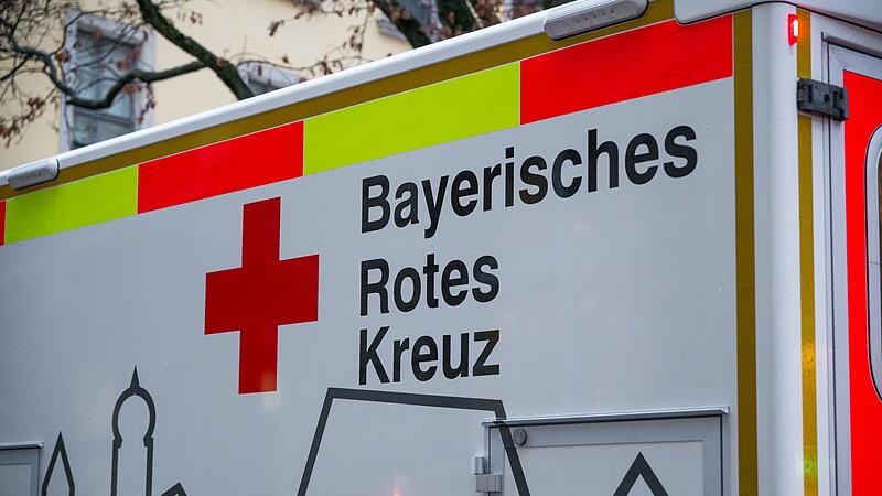 Bayerisches Rotes Kreuz Das Rote Kreuz bietet eine Notfalldose für Senioren an. (Symbolbild)