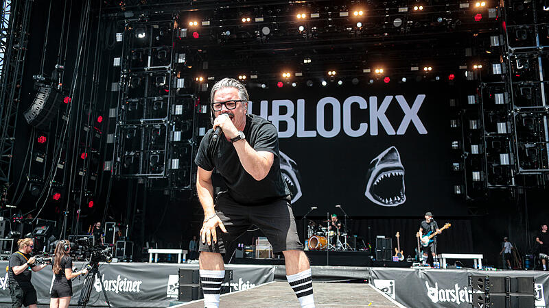 Opener für Festivaltag 2 bei Rock im Park: Die H-Blockx, die in den 90er Jahren mit ihren Crossover-Alben durchstarteten und seitdem auf der Bühne stehen.