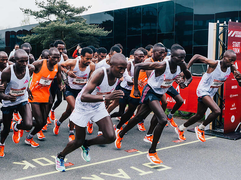 Beim ROAD TO RECORDS 2025 von Adidas in Herzogenaurach tritt die internationale Lauf-Elite gegeneinander an.