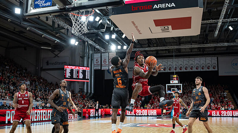 Cobe Williams bei einer seiner Korbattacken.