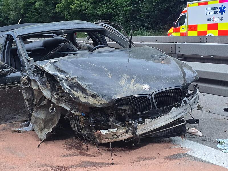 13-J&auml;hrige stirbt nach Autounfall auf der A3