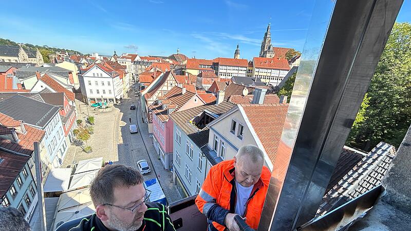 Sanierung der Uhr im Coburger Ketschentor
