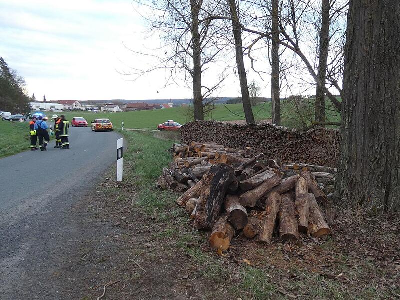 Auf der Verbindungsstraße zwischen Gleismuthhausen und Dürrenried ereignete sich am Karfreitag ein schwerer Motorradunfall.