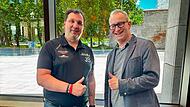 Höchstadt Alligators und EC Bad Nauheim kooperieren Höchstadts Sportlicher Leiter Jörg Schobert (l.) und Geschäftsführer Andreas Ortwein vom EC Bad Nauheim freuen sich auf die beginnende Partnerschaft.
