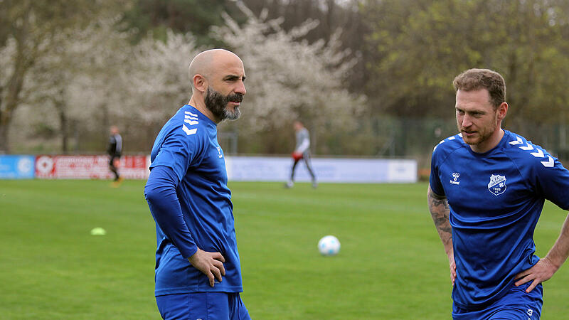 Javier Pinola (links) deb&uuml;tierte am Sonntag f&uuml;r den FC Oberhaid in der Bezirksliga Oberfranken West.
