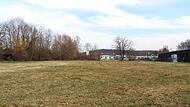 Das freie Gelände am Kachelmannplatz in unmittelbarer Nähe des  Mehrgenerationenhauses würde sich ideal für eine Pumptrack-Anlage eignen.
