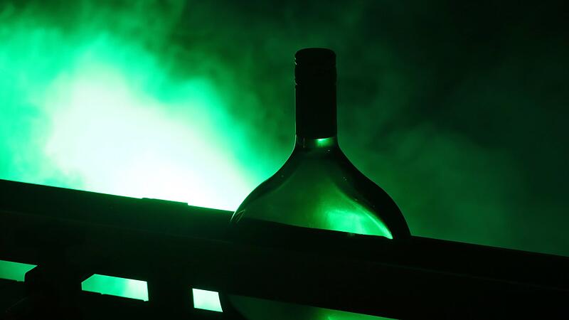 Das Symbol für den Frankenwein ist der Bocksbeutel. Von gestern oder mit Zukunft? Die Wein-Welt ist sich uneins …