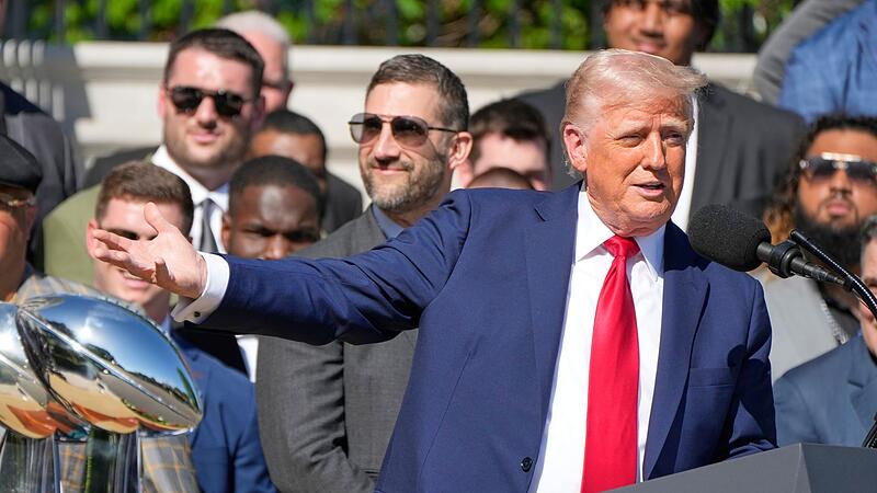 Nach dem Super Bowl - Trump