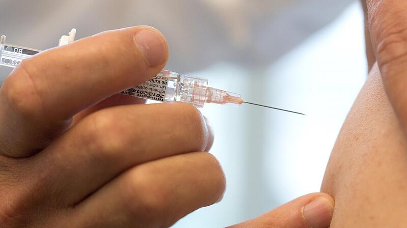 Besonders chronisch kranken und &auml;lteren Menschen sowie Schwangeren wird eine Grippeimpfung empfohlen.