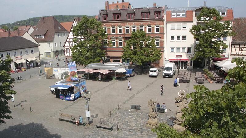 Noch ist der Paradeplatz  &ouml;de. Ab dem Fr&uuml;hjahr wird sich das &auml;ndern.Forchheim & Fr&auml;nkische Schweiz