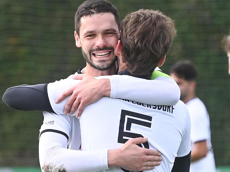 Erleichterung beim SC Sylvia Ebersdorf um Patrick Heidenreich: Beim TSV Breitengüßbach gelang ein wichtiger 1:0-Sieg. Erleichterung beim SC Sylvia Ebersdorf um Patrick Heidenreich: Beim TSV Breitengüßbach gelang ein wichtiger 1:0-Sieg.