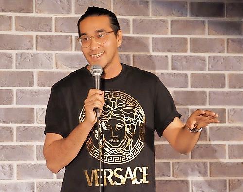 Hani Who gilt als Shootingstar der Comedy-Szene.