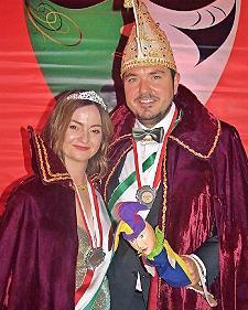 Sie regieren ihr Narrenvolk bis zum Aschermittwoch: Thomas und Jessica Hoffmann alias Thomas II. und Jessica I.