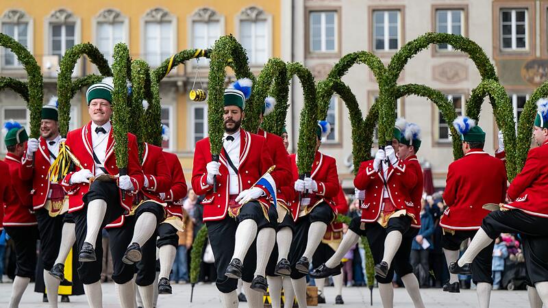 Sch&auml;fflertanz am Marienplatz