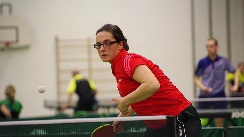 Katrin D&uuml;mmler vom Verbandsoberligisten TSV Untersiemau blieb beim 6:4-Sieg in Neusorg in ihren beiden Einzeln und im Doppel mit Andrea Kirsch ungeschlagen.