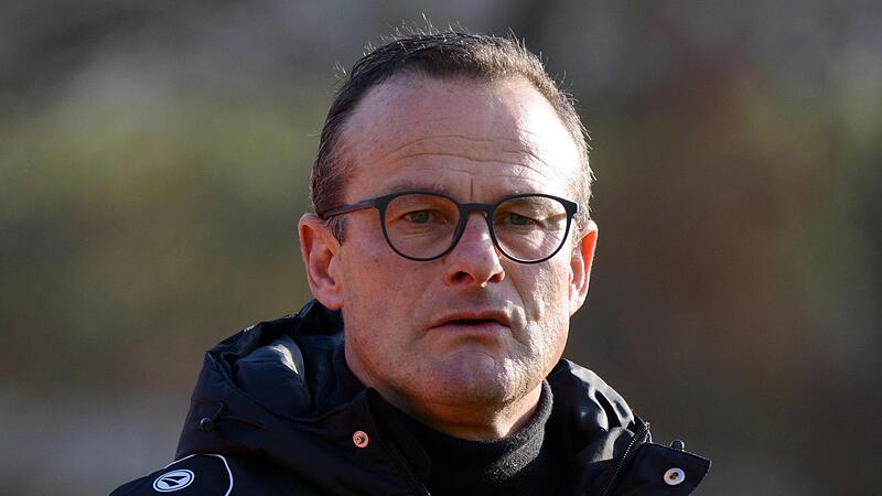 Zuletzt trainierte der A-Lizenz-Inhaber Armin Eck den Landesligisten SV Friesen. Zuletzt trainierte der A-Lizenz-Inhaber Armin Eck den Landesligisten SV Friesen.