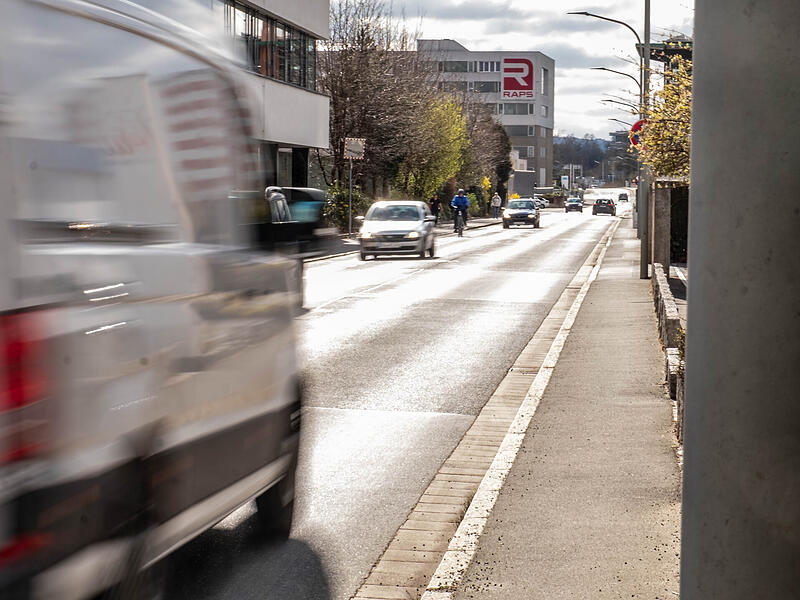 Eine Baustelle in der E.-C.-Baumann-Stra&szlig;e wird in den kommenden Wochen f&uuml;r Behinderungen sorgen.