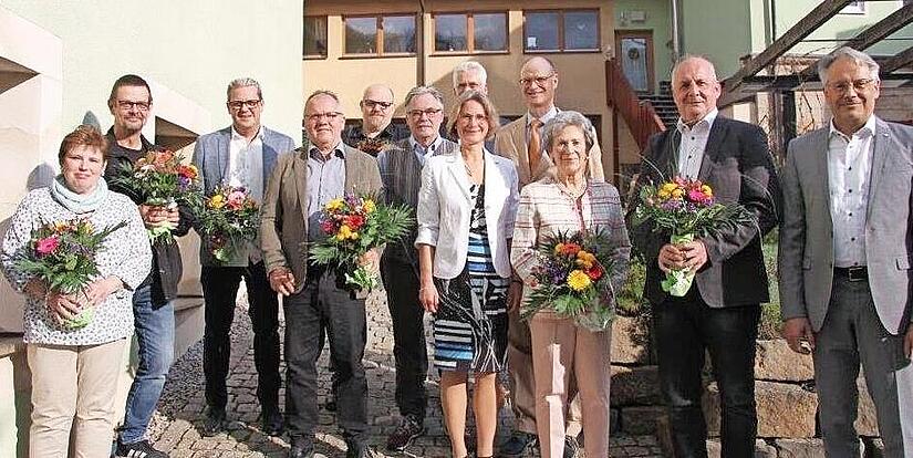 F&uuml;r jahrzehntelange Treue zeichnete die Firma Kneitz mehrere Mitarbeiter aus.