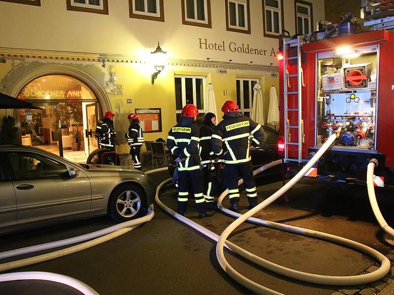 Feuer in Coburg: In der Nacht zum 13. November 2022 brannte es im Hotel Goldener Anker in der Rosengasse in Coburg. Feuer in Coburg: In der Nacht zum 13. November 2022 brannte es im Hotel Goldener Anker in der Rosengasse in Coburg.