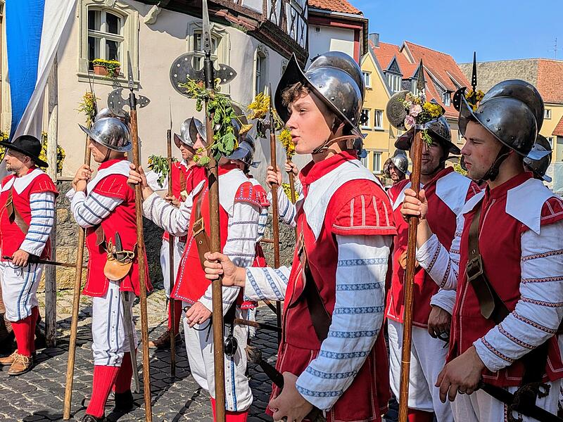 M&uuml;nnerst&auml;dter Stadtknechte w&auml;hrend ihres Auftritts