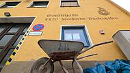 Das Gebäude der Feuerwehr in Buckenhofen ist alt und viel zu klein. Seit Jahren fordern die Feuerwehrleute Besserung. Auf der Bürgerversammlung in Buckenhofen gab es nun neue Infos.
