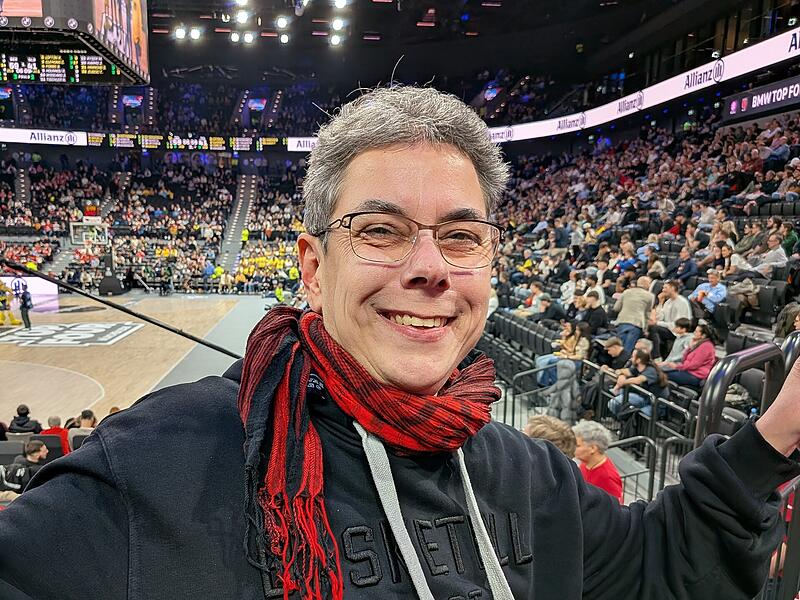 Kerstin Raab feierte den Triumph der Baskets gegen die Bayern.