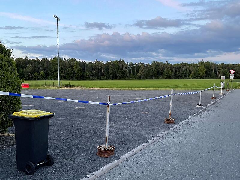Der SV Weidach hat seinen Parkplatz am Sportgel&auml;nde gesperrt.