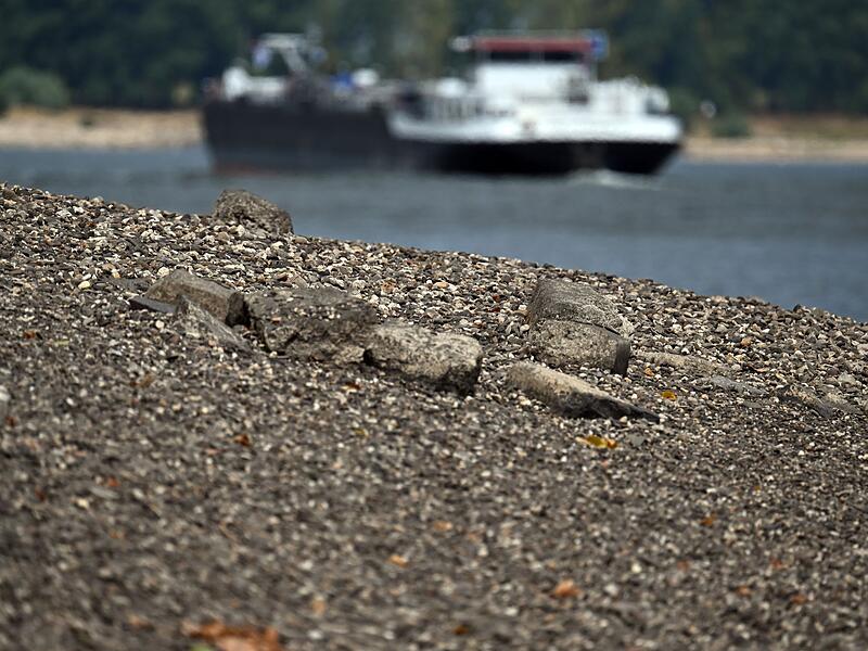 Niedrigwasser im Rhein Niedrigwasser im Rhein